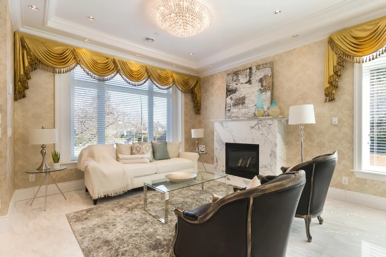 Living room at Fremlin St