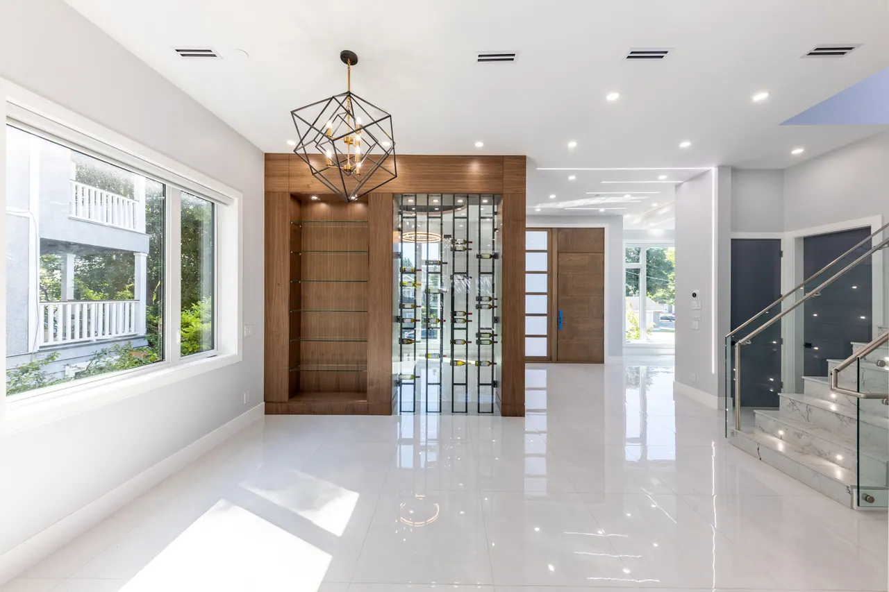 Foyer at Mayfair Ave